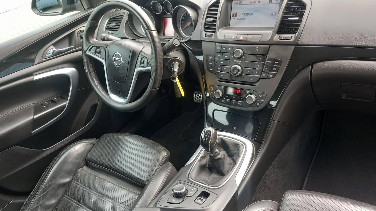 Opel Insignia 2.0 T Cosmo 4x4 220pk sedan 2008 airco leer 19inch i.z.g.st