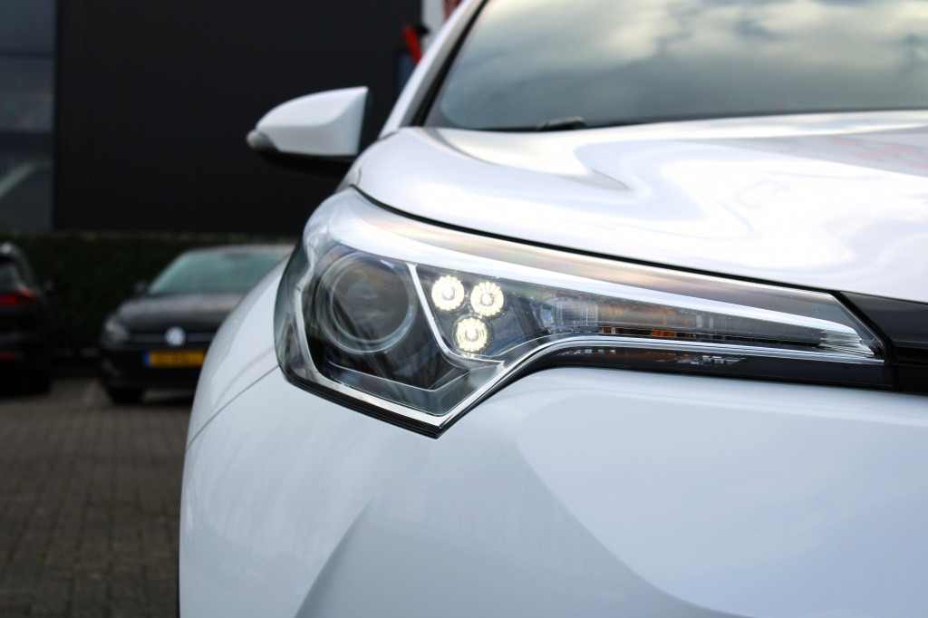 Toyota C-hr 1.8 hybrid active