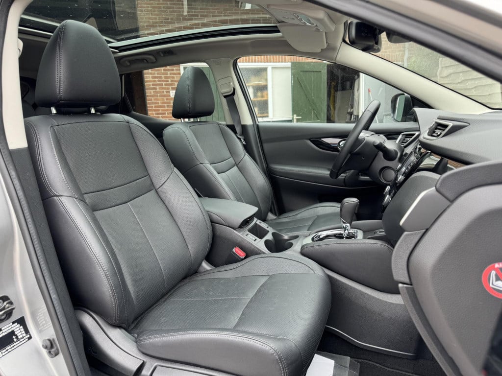 Nissan Qashqai 1.2 tekna automaat + lage km-stand! | panoramadak | navigati