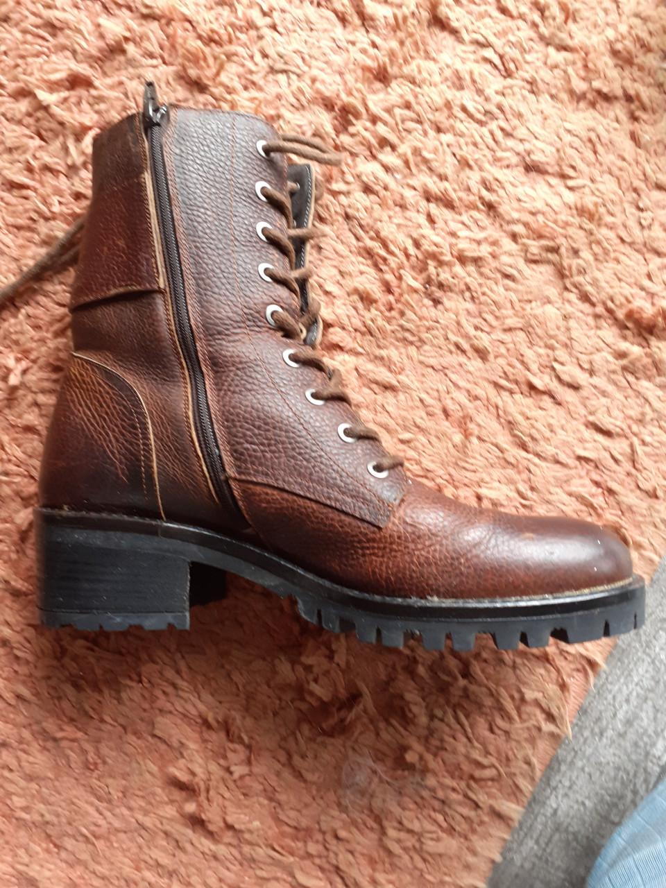 Gloednieuwe Hush Puppie schoenen  mt 40, helft vd nieuwprijs