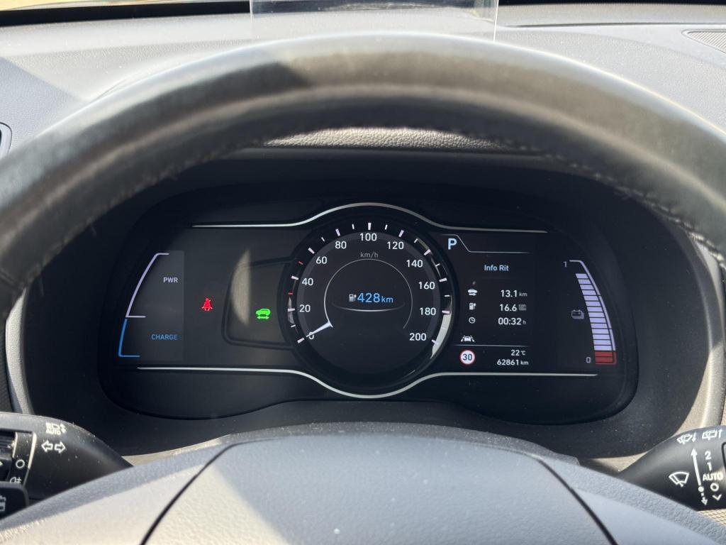 Hyundai Kona ev premium 64 kwh black edition soh 96,4% + schuif-/kanteldak!