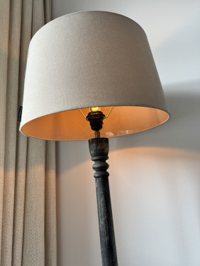 Riverdale lamp