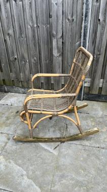 Rotan schommelstoel