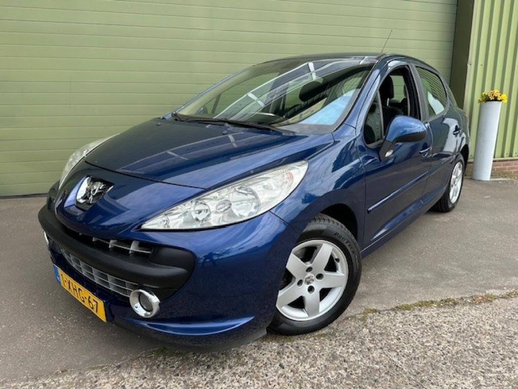 Peugeot 207 1.4 vti xs