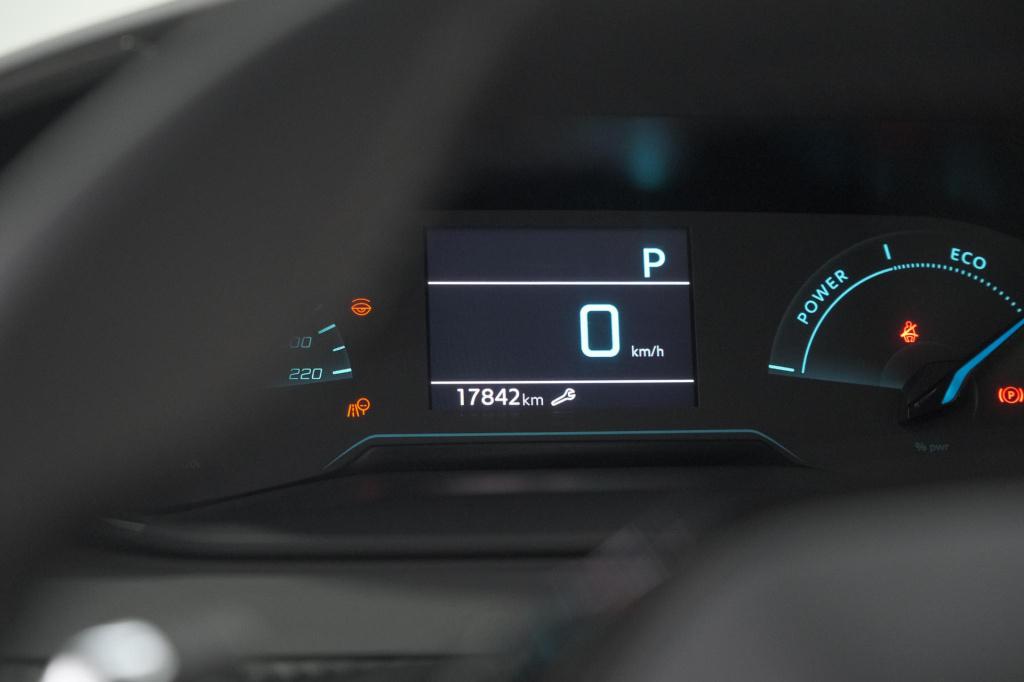 Peugeot 2008 1.2 hybrid 136 style | apple carplay | parkeersensoren | clima