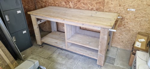 Steigerhouten tafel
