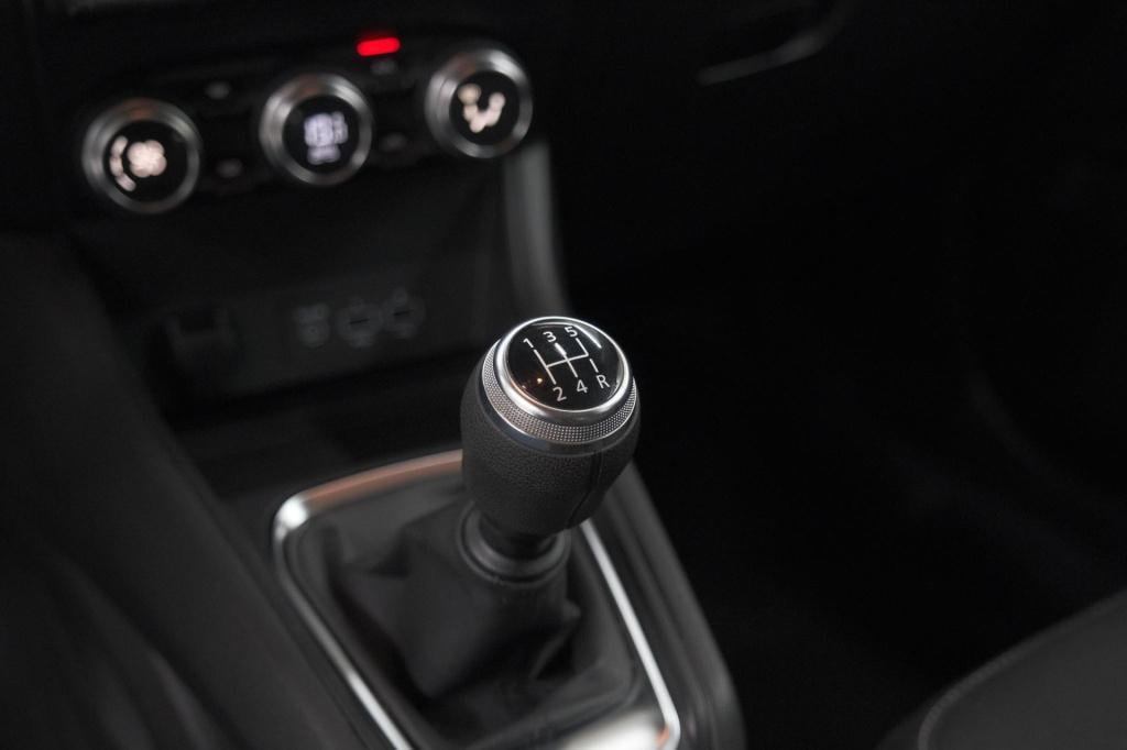 Renault Captur tce 100 zen | trekhaak | climate control | parkeersensoren |