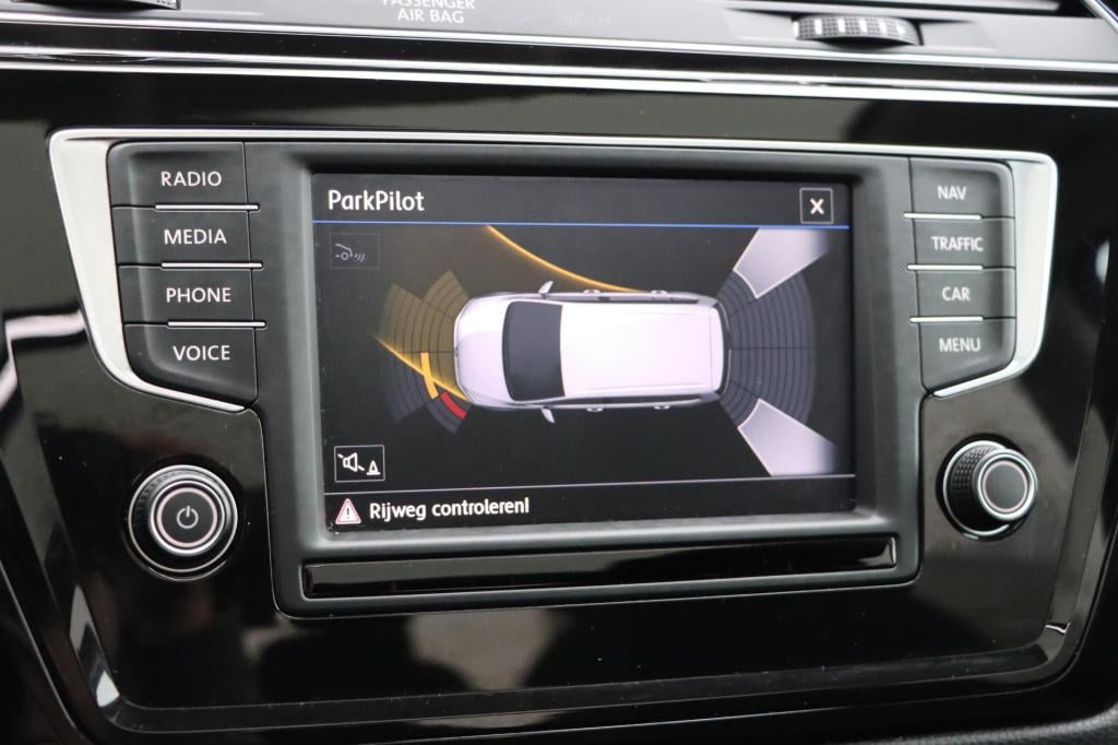 Volkswagen Touran 1.8 tsi highline 180pk dsg7