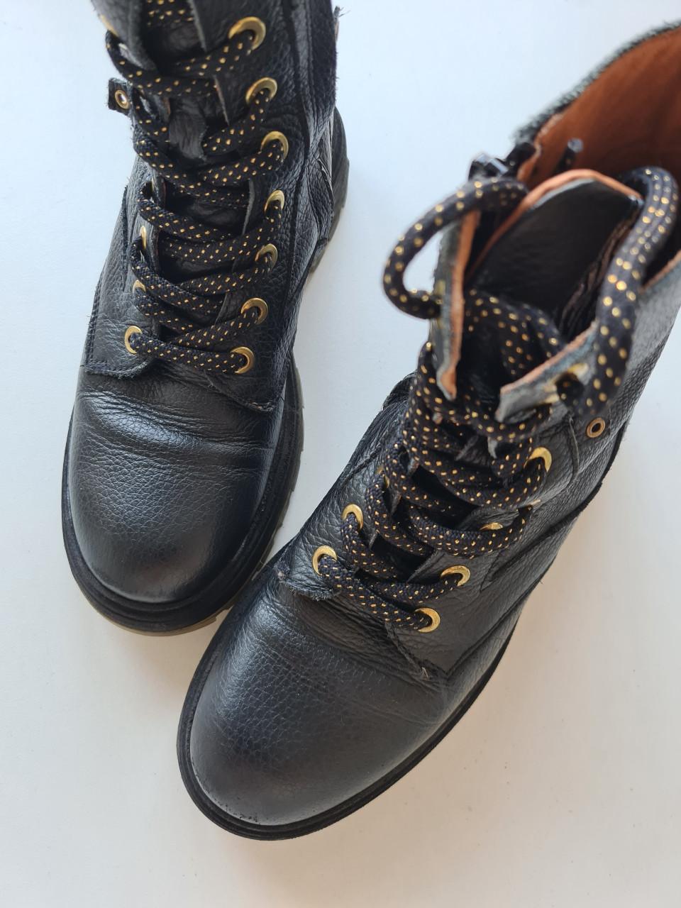 Develab zwarte leren veterboots met rits Maat 34