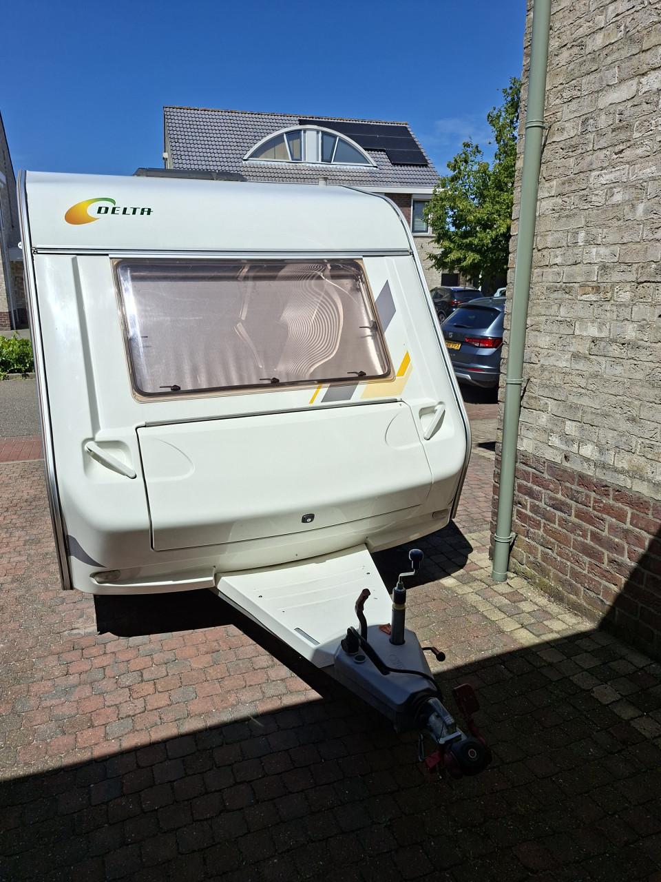 Caravan Delta summerline 403D