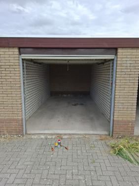 Te huur: Nette garage Robertstraat Axel