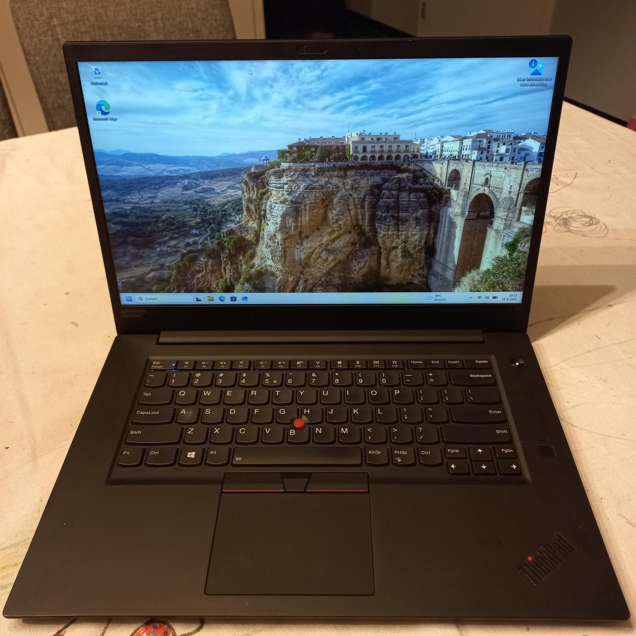Lenovo ThinkPad P1 i7-8750H 16GB 512GB Nvidia 4GB Office W11