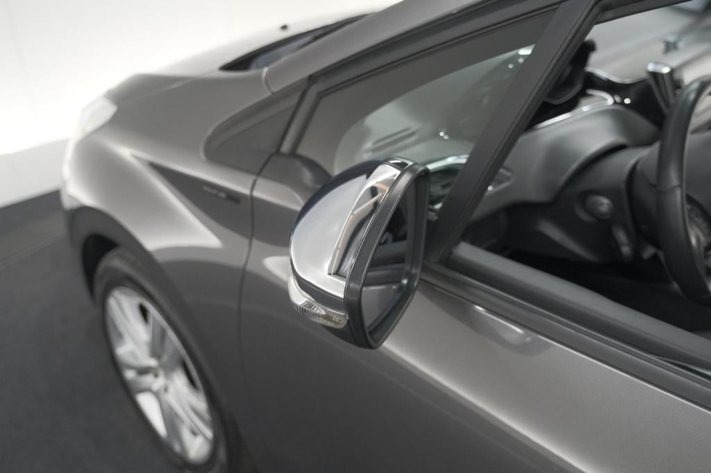 Peugeot 208 puretech 82 signature | parkeersensoren | apple carplay | navig