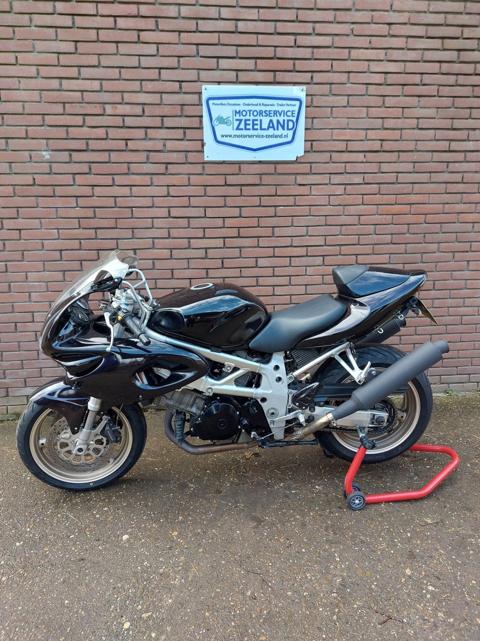Suzuki TL1000S (Old school superbike)