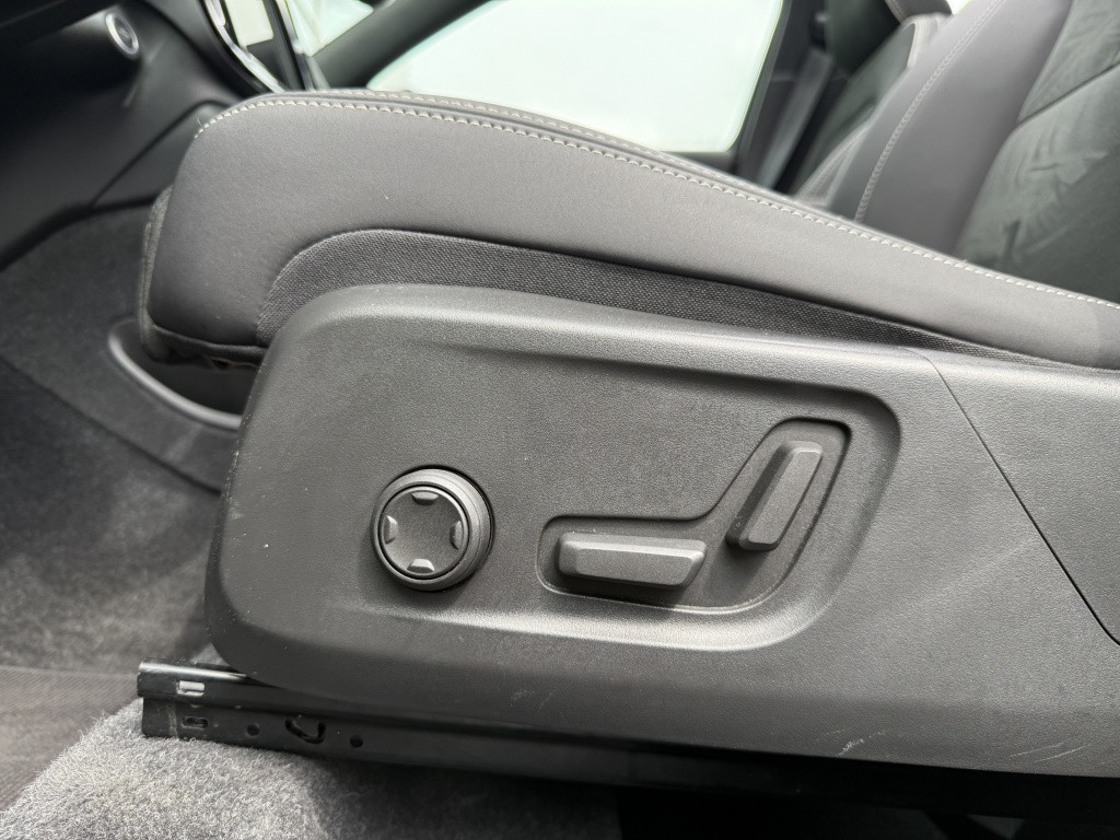 Volvo XC40 b3 163pk ultimate dark| adap.cruise| panodak| camera| elek.stoel