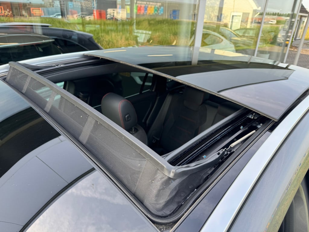 Mercedes-Benz Gla-klasse 250 e amg line automaat / panoramaschuifdak / face