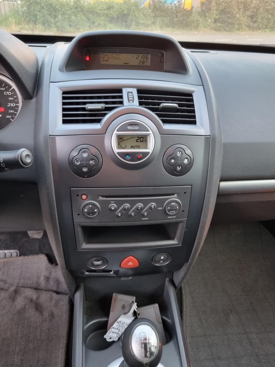 Renault Mégane Grand Tour 2.0-16V Privilège | 2e Eigenaar | Trekhaak