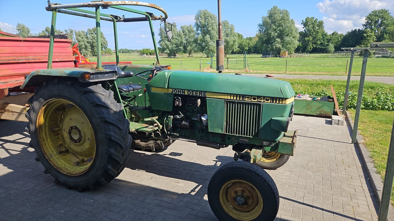 John deere 2040