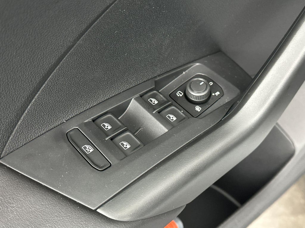 Volkswagen T-cross 1.0 tsi life edition dsg7 lange verhuur vlissingen