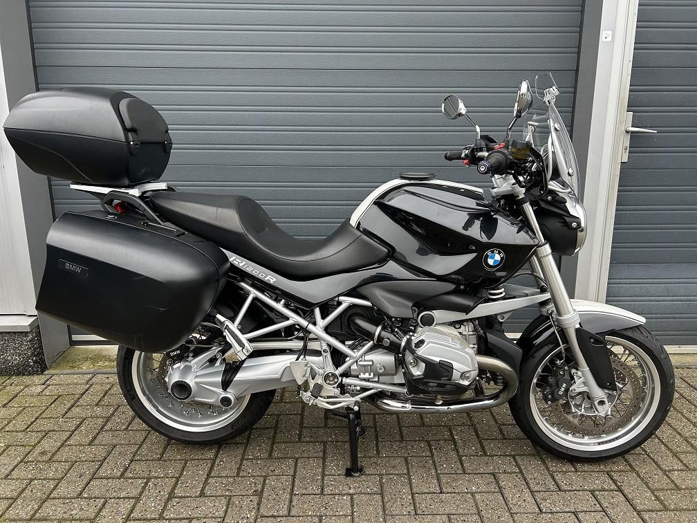 BMW R1200R Classic bj. 2012 met maar 29 dkm, kofferset etc. Topper! €7250,-