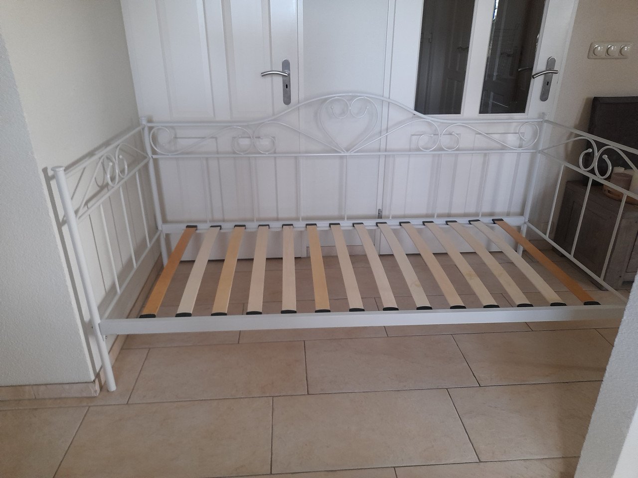 Metalen 1 Persoons bed  90 x 200 (in goede staat )