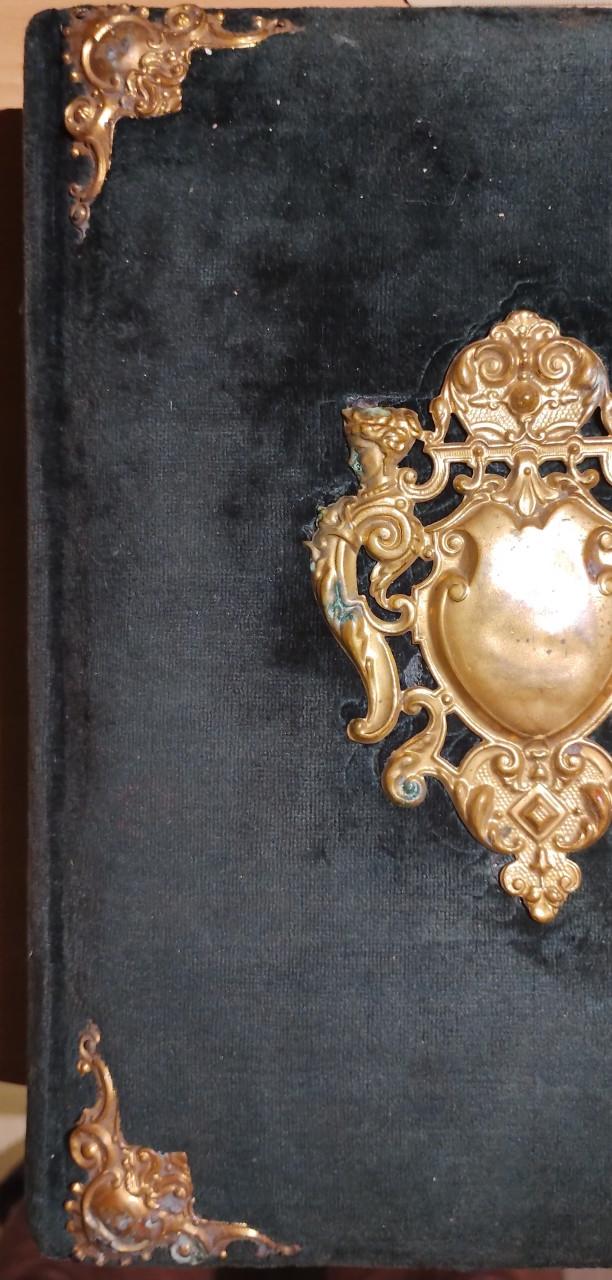 Antiek fotoalbum 125 jaar oud.