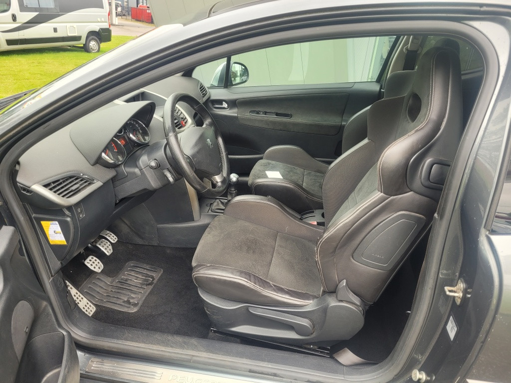Peugeot 207 1.6-16v t rc