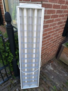 TL lbakken met lampen.