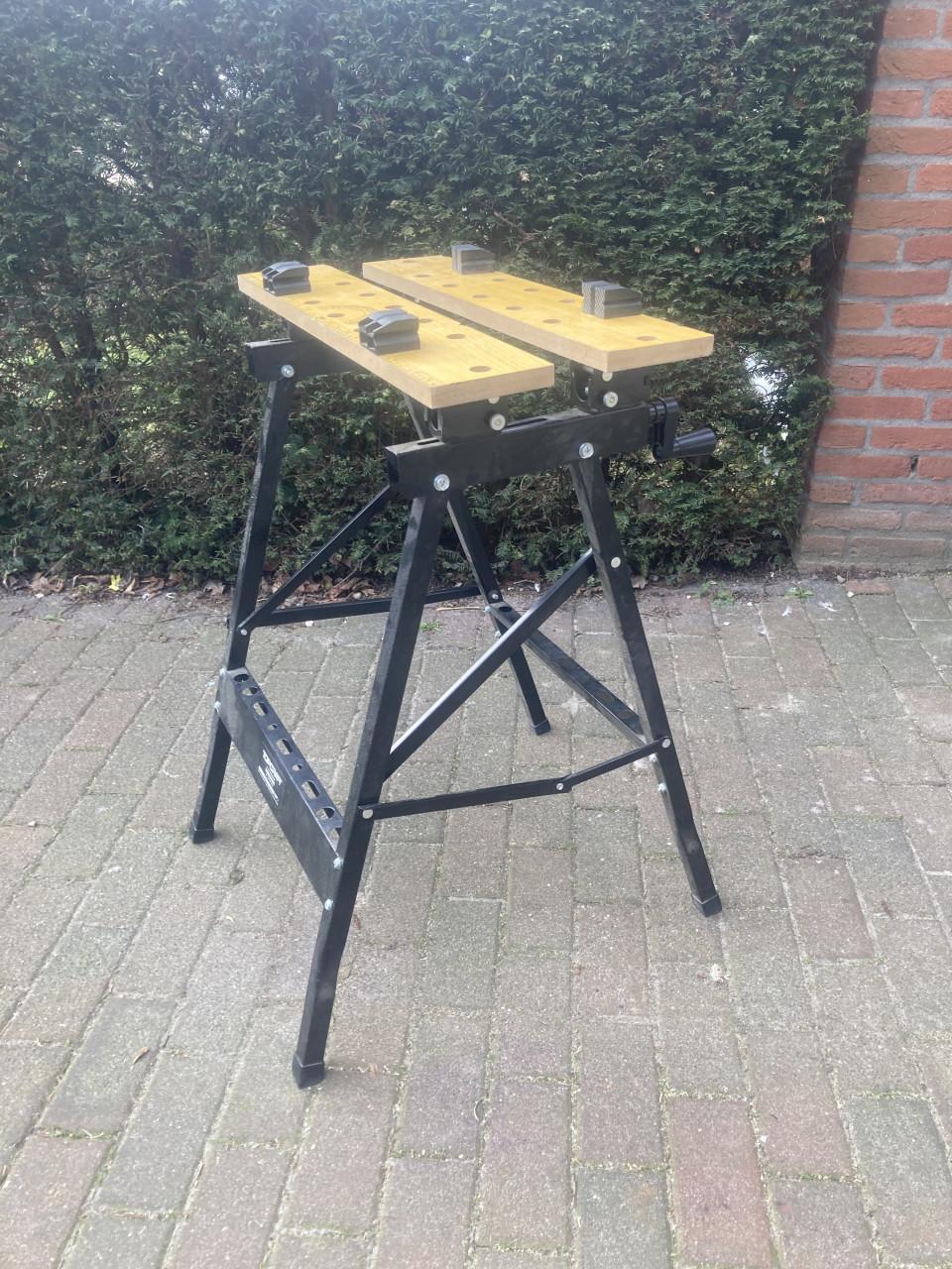 Verstelbare Werkbank gratis af te halen