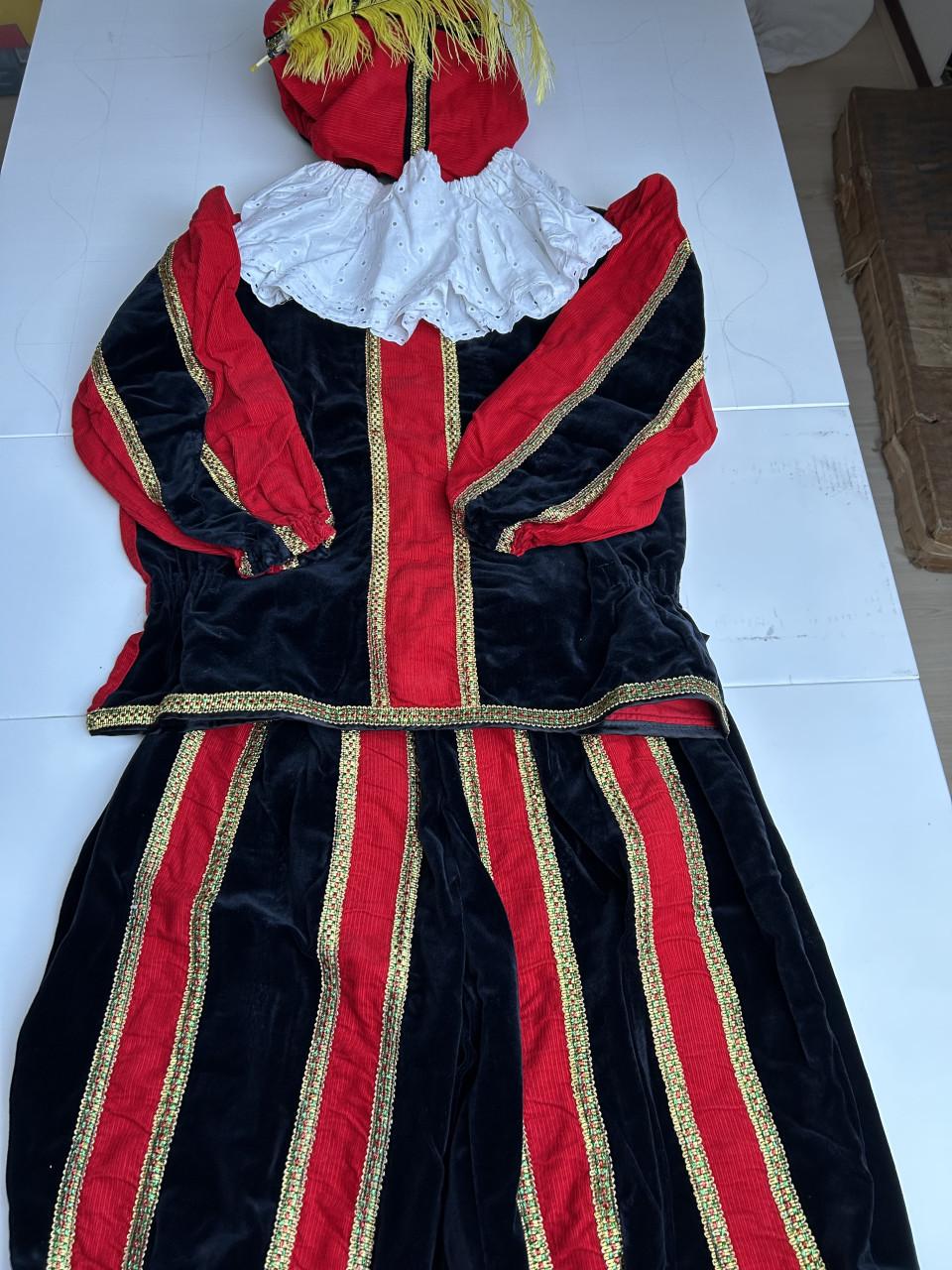 Prachtig PIETEN PAK voor kind.