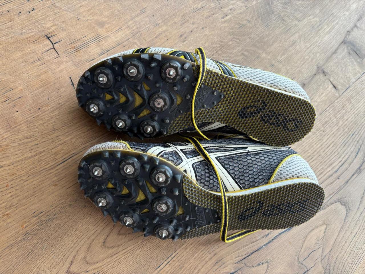 ASICS Spikes - Maat 38 - Wit/Zwart/Geel
