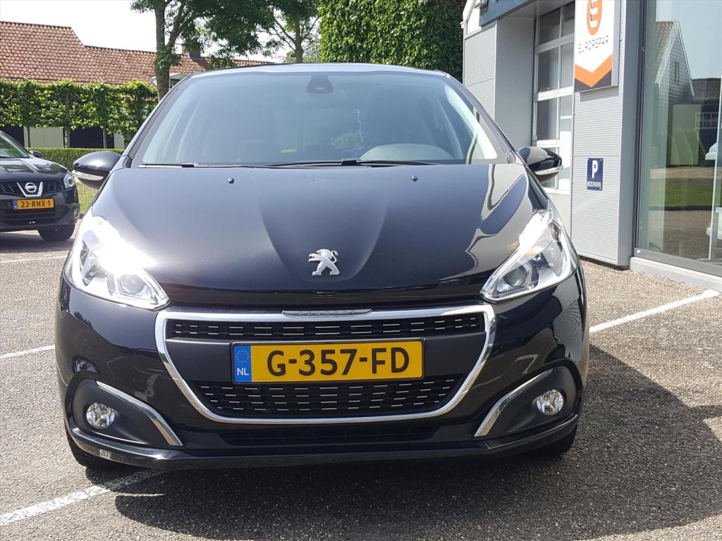 Peugeot 208 blue l. allure 1.5 bluehdi-100pk apple carplay & android auto |