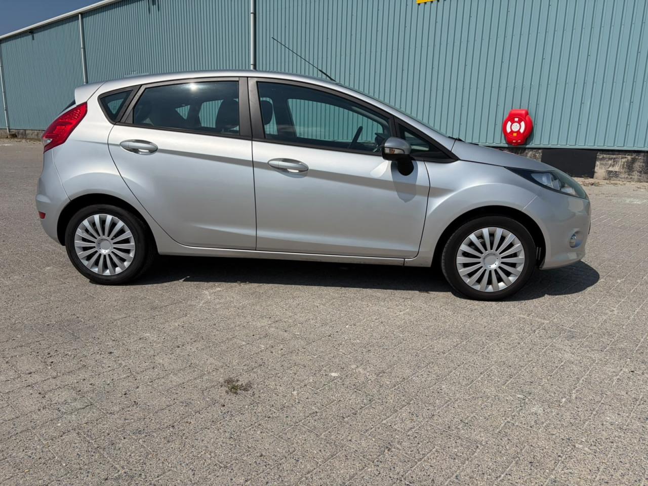 Ford Fiesta 1.25 Titanium 5 drs | Airco | CC | Trekhaak | Nw Distrib. riem