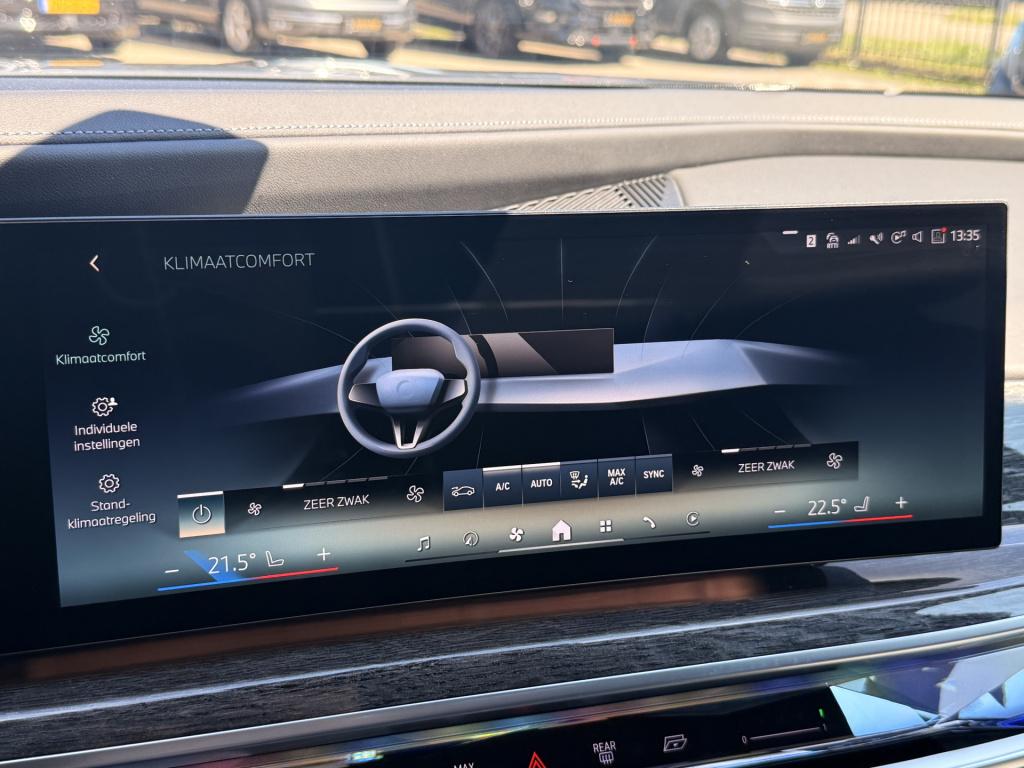 BMW 7 Serie 750e xdrive | bowers & wilkins | 360 | skylounge | leder | trek