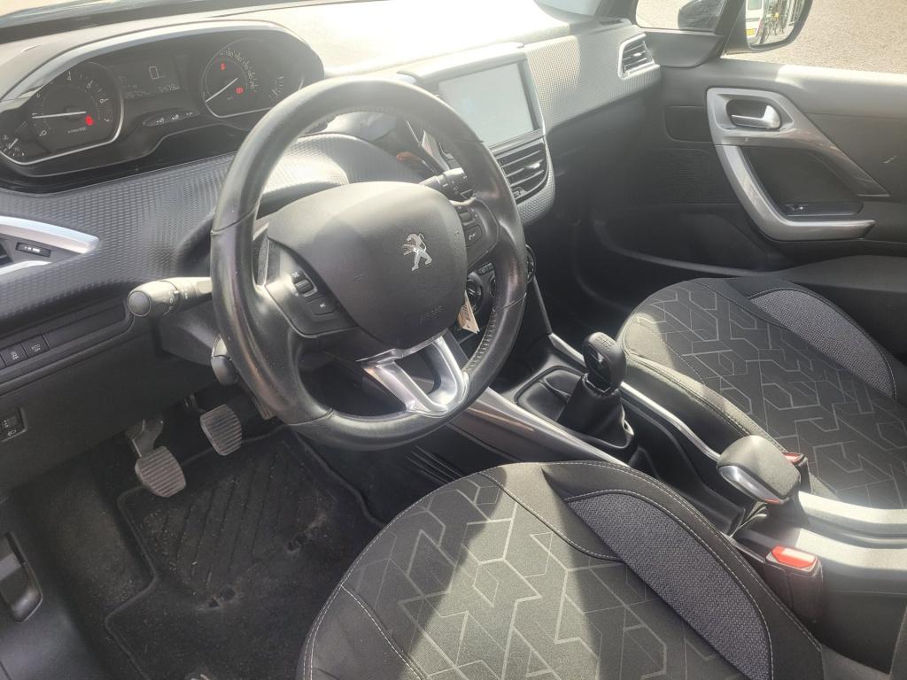 Peugeot 2008 1.2 puretech blue lion carplay