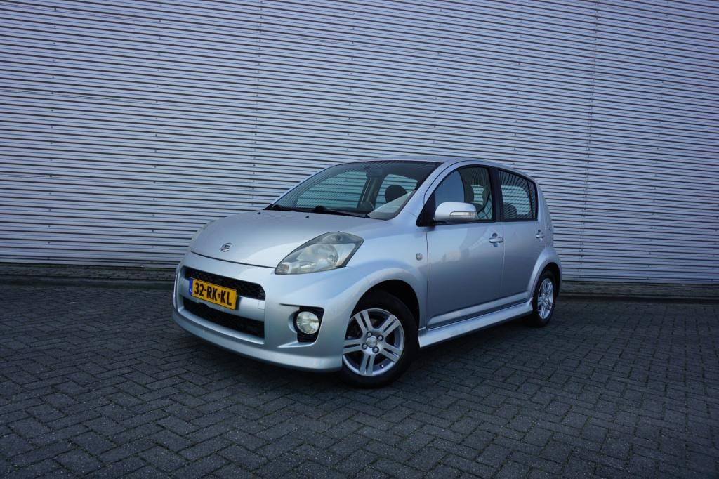 Daihatsu Sirion 2 1.3-16v comfort airco / cruise / parkeers. / elektr. rame