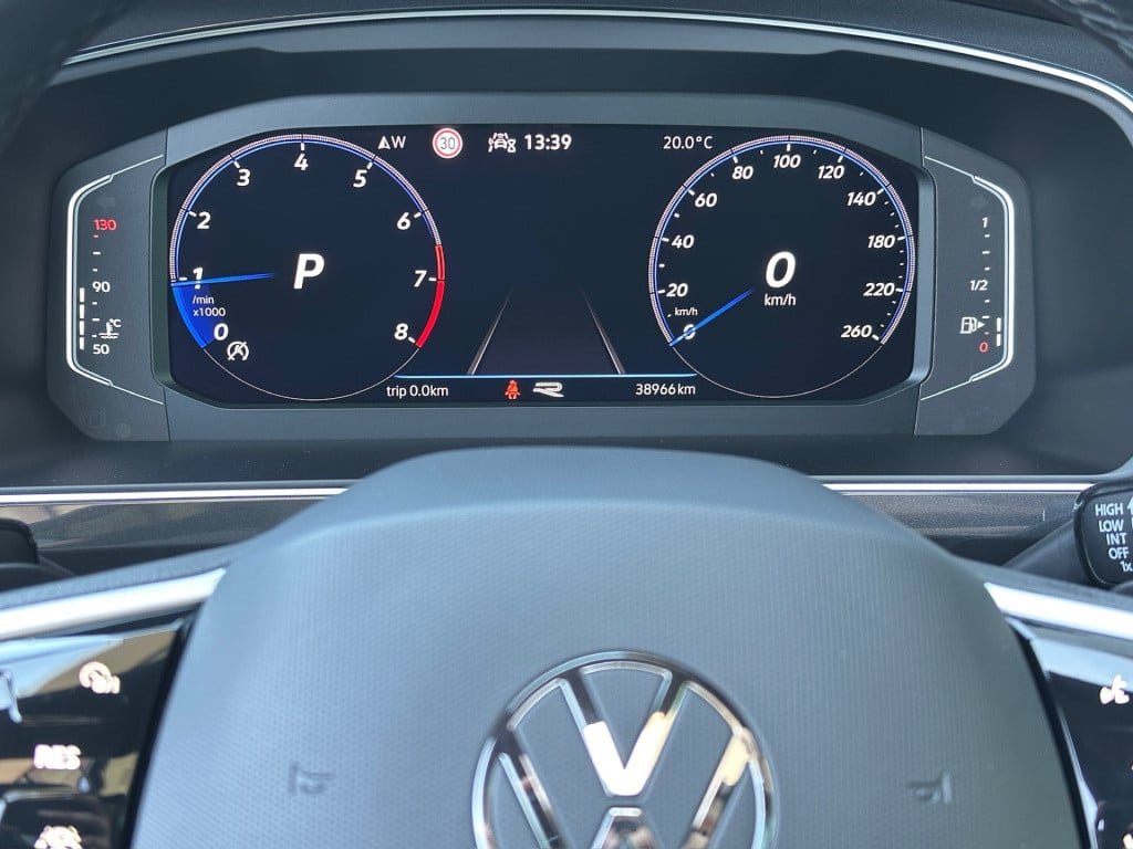 Volkswagen Tiguan 1.5 tsi 150pk dsg r-line | trekhaak | panoramadak | led |