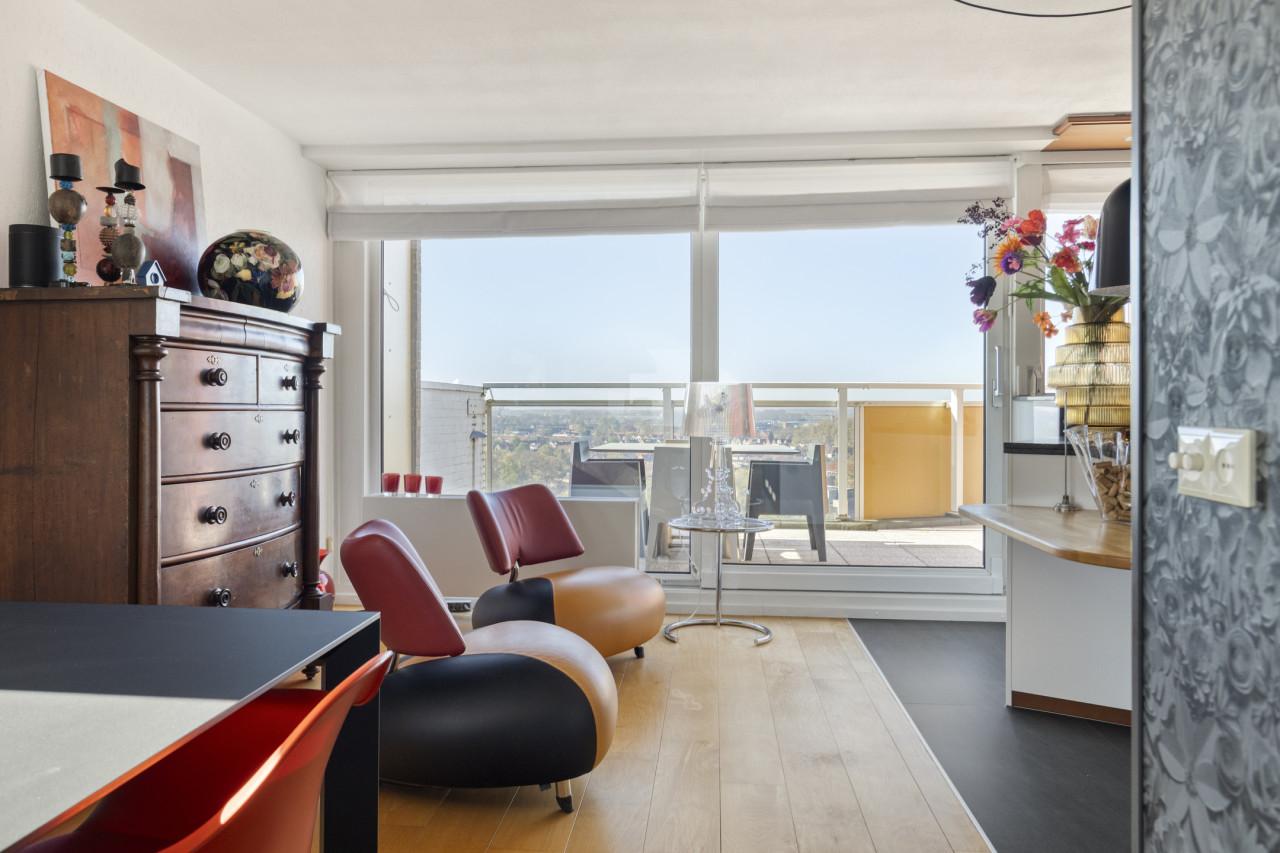 Appartement met zeezicht, 9e verdieping
