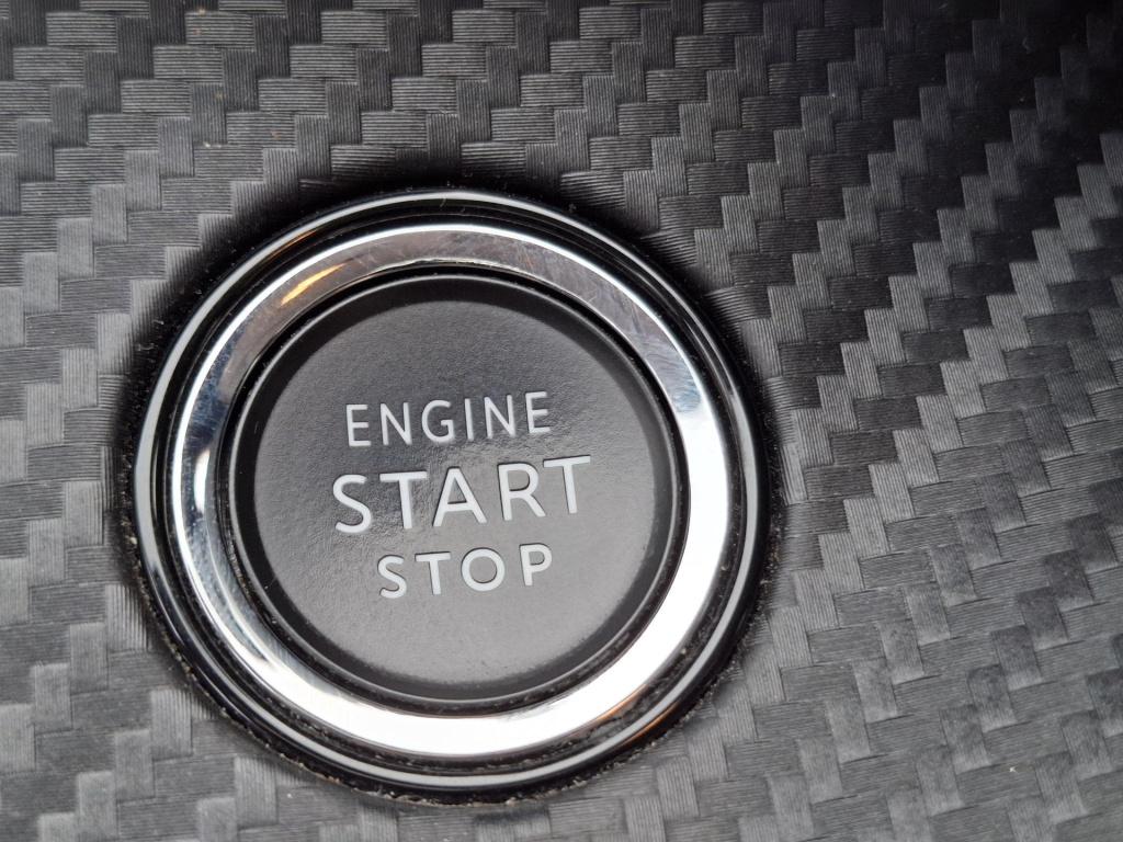 Peugeot 208 1.2 allure pack eat8 automaat clima/cam/lmv