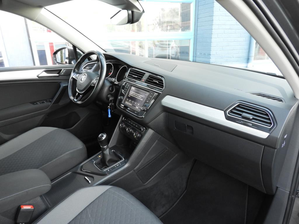 Volkswagen Tiguan 1.4 tsi r-line connected series