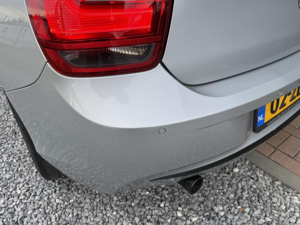 BMW 1 Serie 114i executive business+ 3-drs