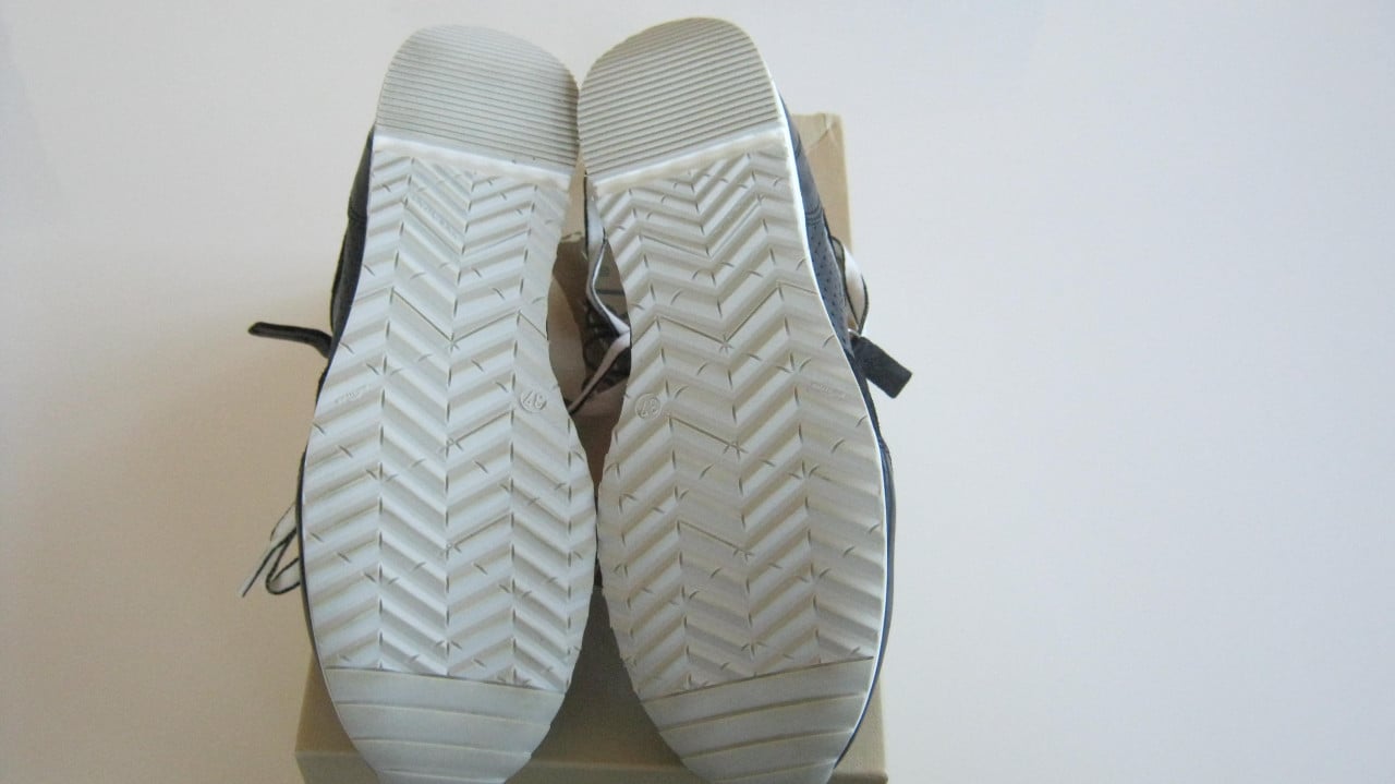 NIEUW DLS SPORT MAAT 37 VOOR 50 EURO