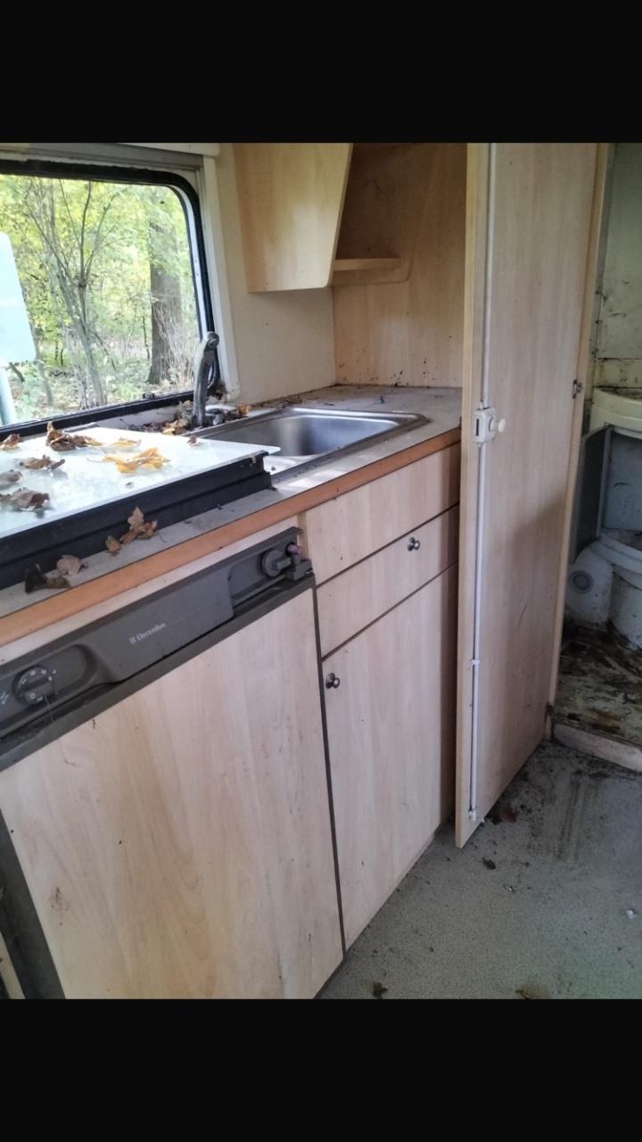 Beyerland Vitesse caravan uit 1997 |  Zwarte Cross | Keet | Onderdelen