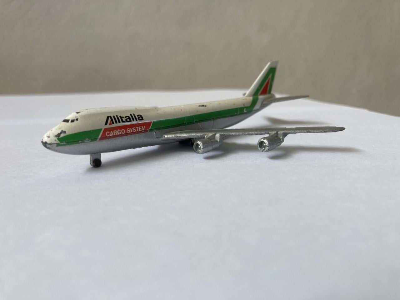 Schabak Boeing 747 Alitalia, ERTL Space Shuttle, Dinkey Toy Hawker Hunter