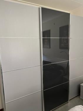 Complete slaapkamer, bed, met topper, 2 nachtkastjes en kleerkast