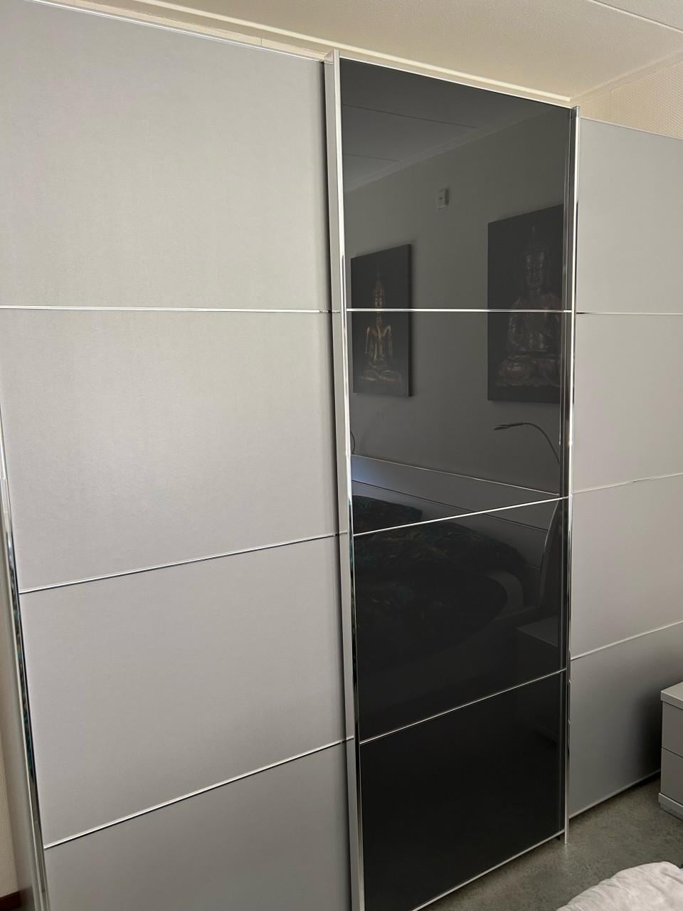 Complete slaapkamer, bed, met topper, 2 nachtkastjes en kleerkast