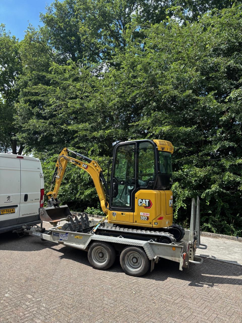 TE HUUR: minigravers, minishovels, etc