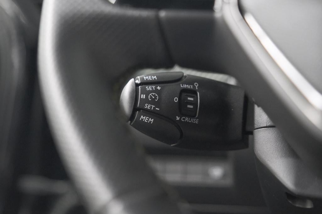 Peugeot 2008 puretech 130 eat8 gt | camera | parkeersensoren | apple carpla