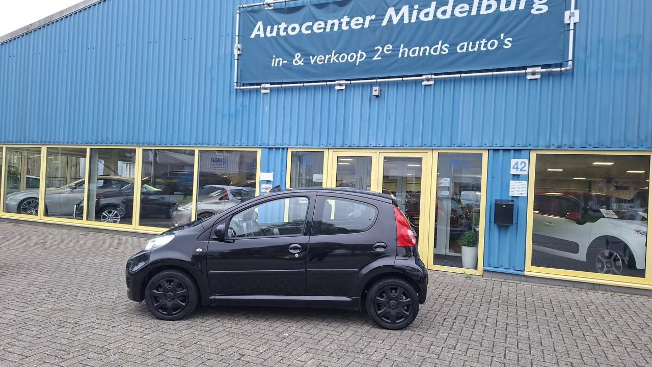Peugeot 107 1.0 12v Sublime 5deurs bj: 2009 airco apk 2027