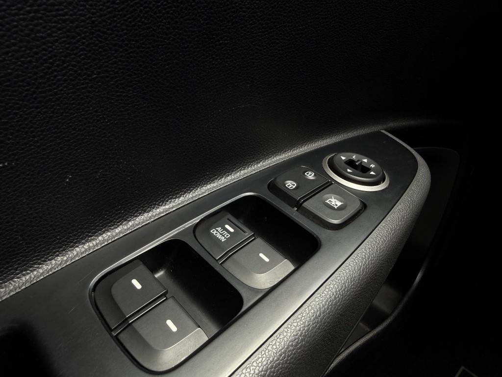 Hyundai I 10 1.0i go! - carplay - android auto - sportieve uitvoering -